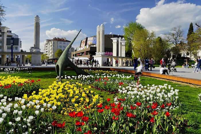 وارنا مرکز مهم تجاری و صنعتی بلغارستان