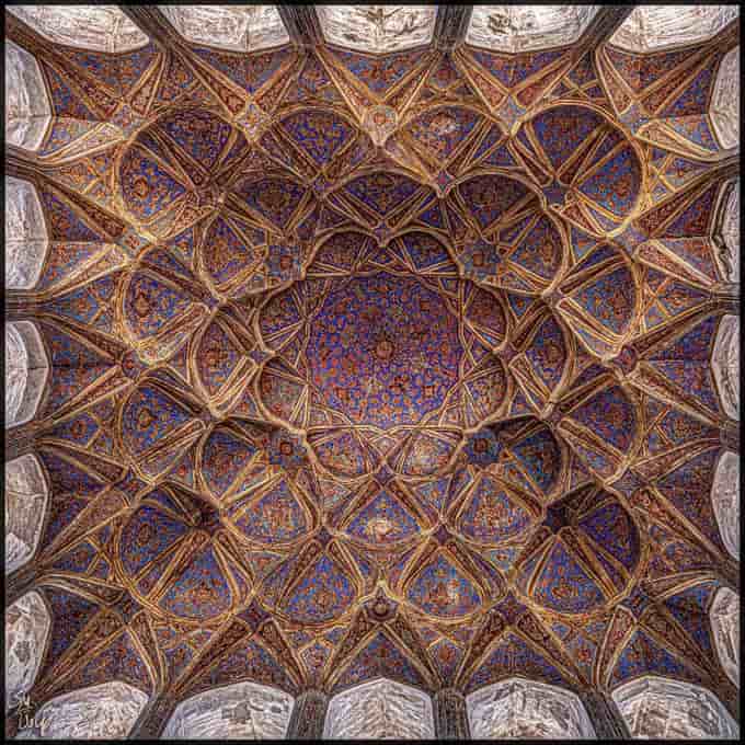 سقف تالار موسیقی عمارت عالی‌قاپو اصفهان 