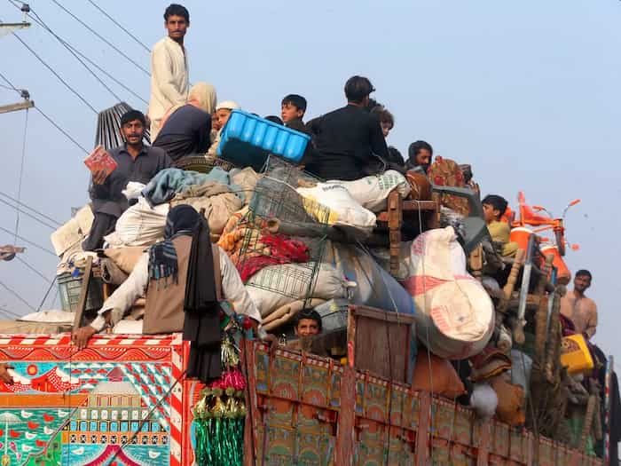 در یک کمپین جدید اخراج، پاکستان بسیاری از افغان ها را مجبور به خروج از کشور می کند