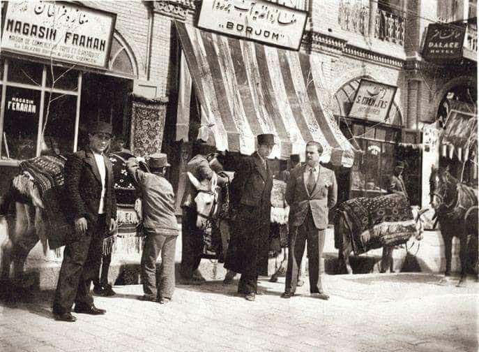 ‏تهران، خیابان نادری سال ۱۳۱۹ خورشیدی 