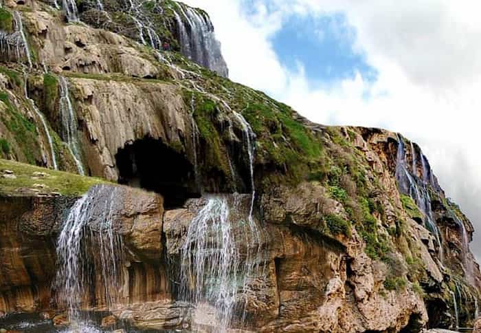 آبشار کمردوغ در استان کهگیلویه و بویراحمد