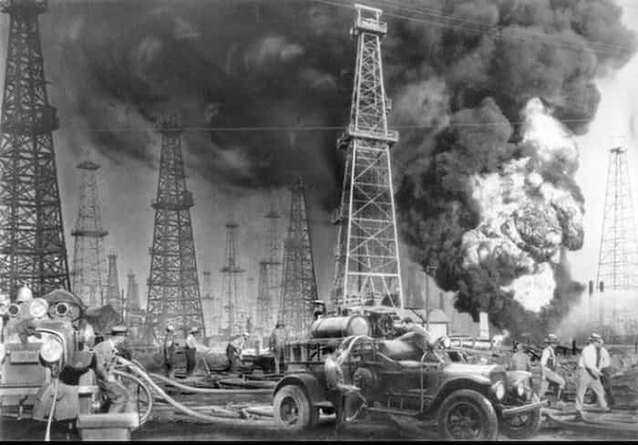 آتش سوزی میدان نفتی در آمریکا سال 1931