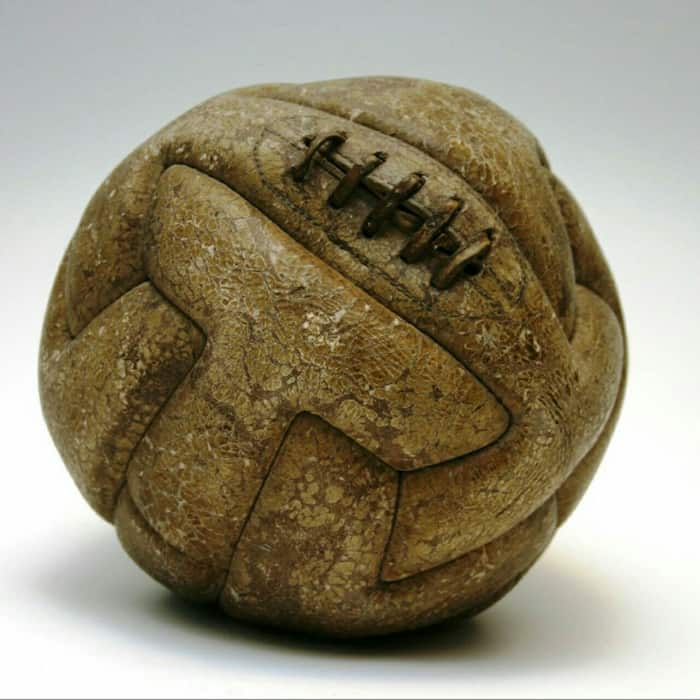 توپ نخستین دوره جام جهانی در سال 1930
