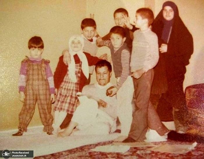 عکسی کمیاب از اکبر هاشمی رفسنجانی به همراه خانواده