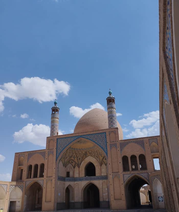نمایی زیبا از مسجد آقابزرگ کاشان