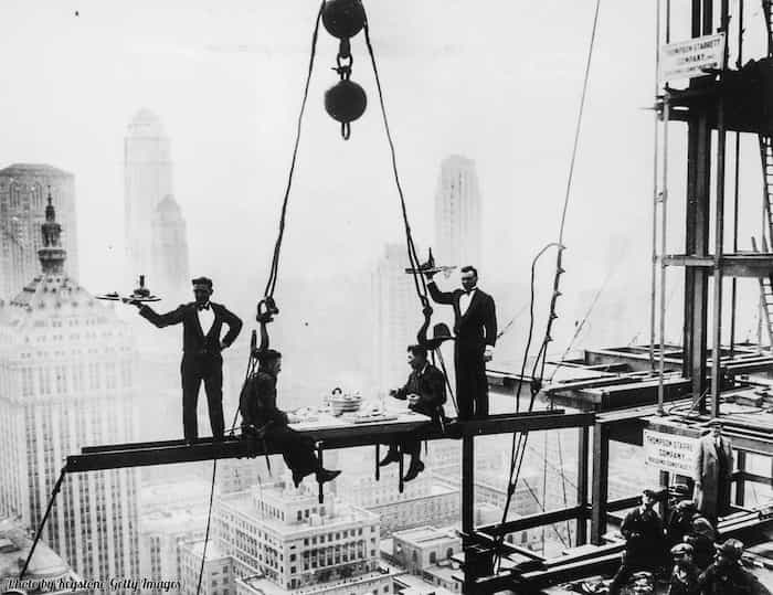 بر فراز برجهای در حال ساخت نیویورک، 1930
