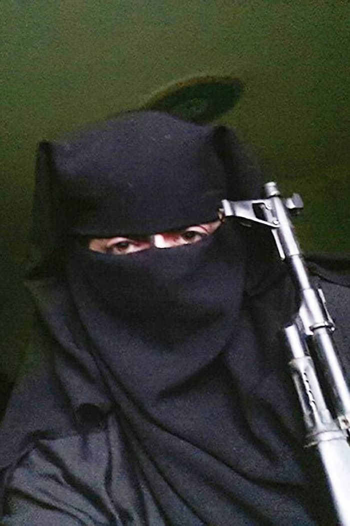 یک زن داعشی به عنوان مدل در فضای مجازی ظاهر شد