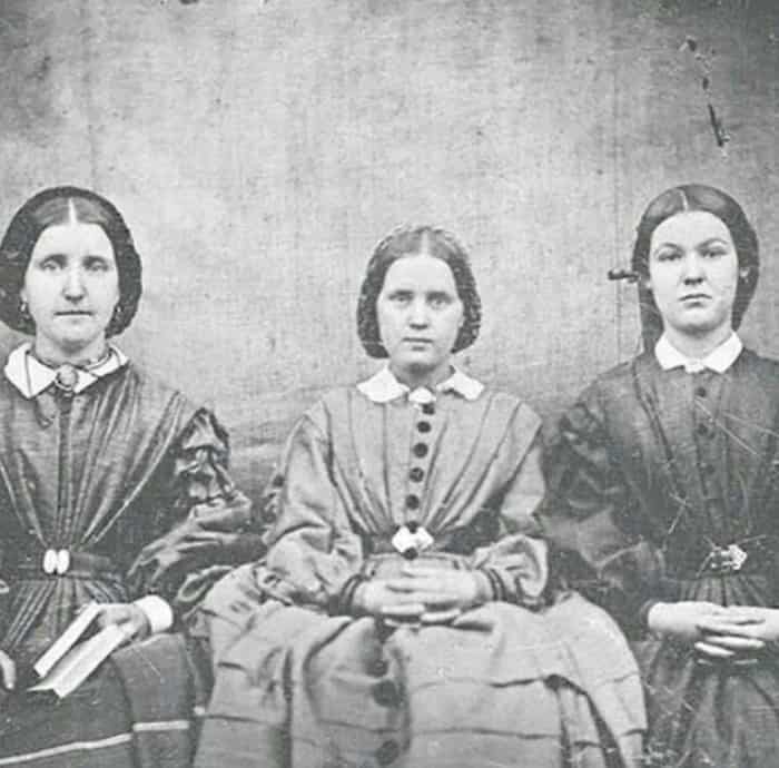 تنها عکس موجود از خواهران شارلوت ،امیلی و  آن برونته  
