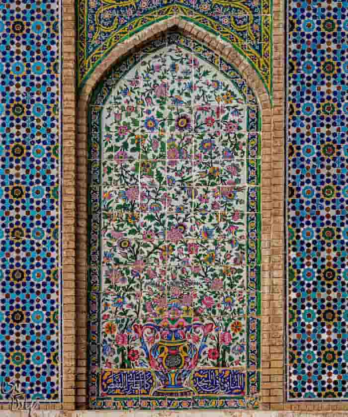 کاشی‌های هفت‌رنگ مسجد وکیل شیراز