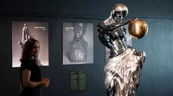 زن «مجسمه غیرممکن»؛ هوش مصنوعی اثری مشترک از ۵ هنرمند سرشناس تاریخ هنر خلق کرد