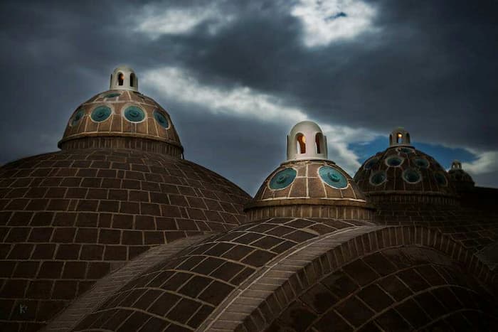 پشت بام زیبا  و منحصر به فرد متعلق به حمام تاریخی سلطان امیراحمد در کاشان