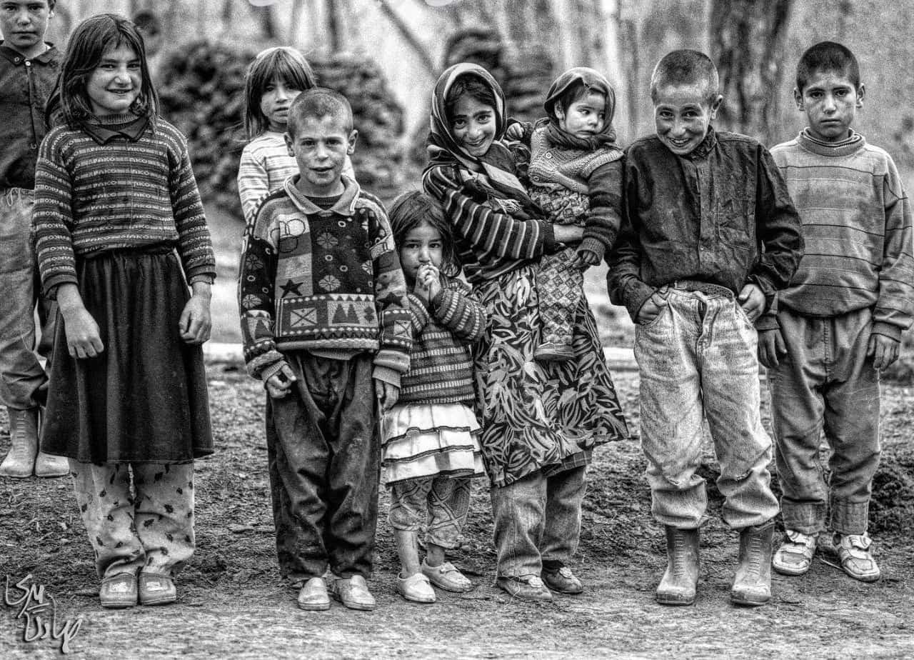 ‏کودکان روستای لمبران، آذربایجان شرقی بهار ۱۳۷۰