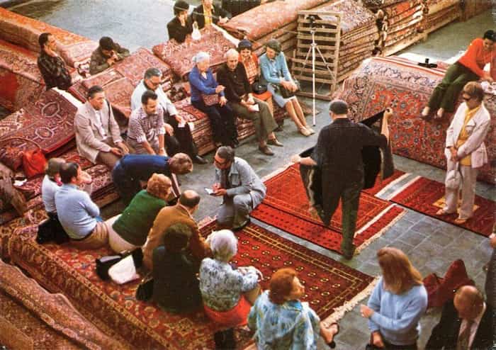 کارت پستال آلمانی بازار فرش تهران ، سال ۱۹۷۵