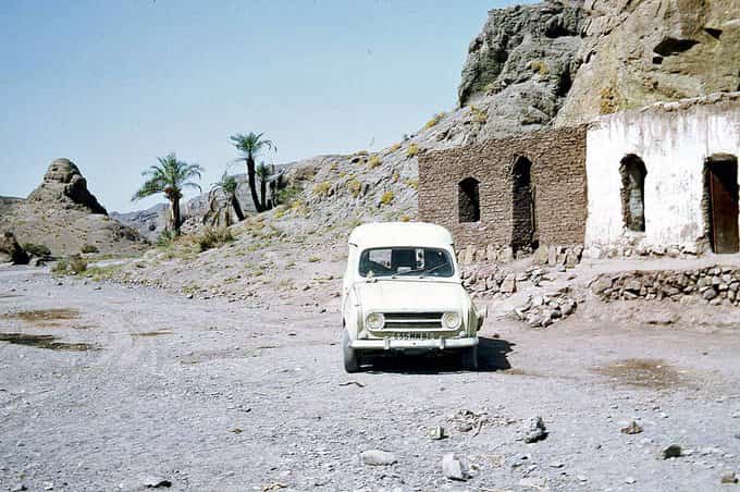 مسیر بم زاهدان ۱۹۷۴ و اتومبیل رنو 4L