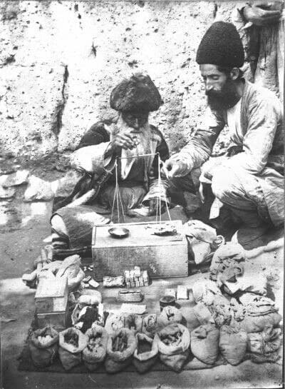 عطاری سیار - ایران سال ۱۹۰۰ میلادی عکاس: آنتوان سوریوگین