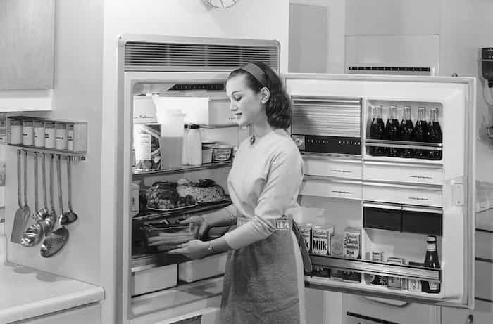 تبلیغ آشپزخانه های مدرن و یکپارچه در آمریکای سالهای دور