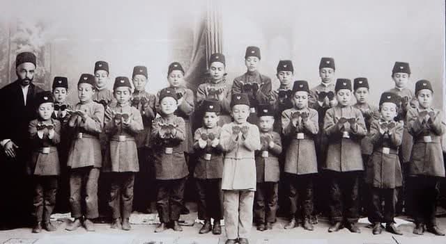 آموزش نماز در مدرسه  دوران قاجاری