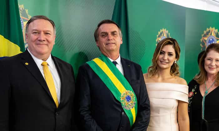 گذرنامه بولسونارو همزمان با تحقیقات پلیس درباره «تلاش برای کودتا» در برزیل ضبط شد