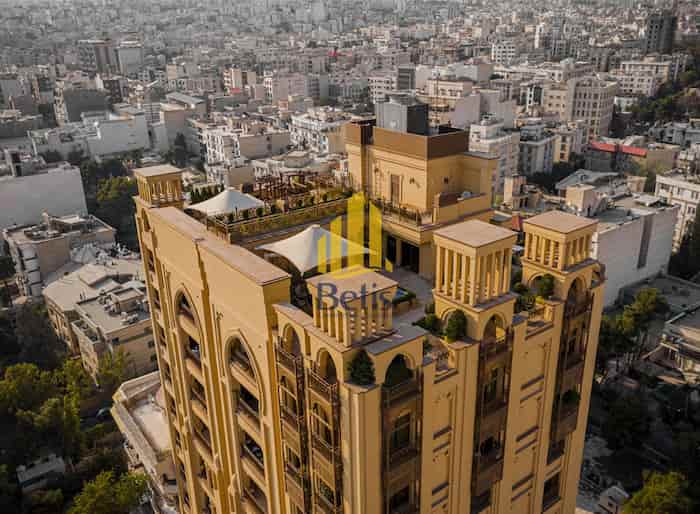 شانه های استوار شرق، نگاهی به عملکرد اقتصادی برج تهران