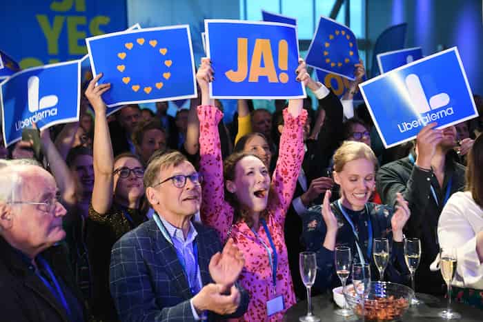 حامیان اتحادیه اروپا اکثر کرسی‌های پارلمان را تصاحب می‌کنند
