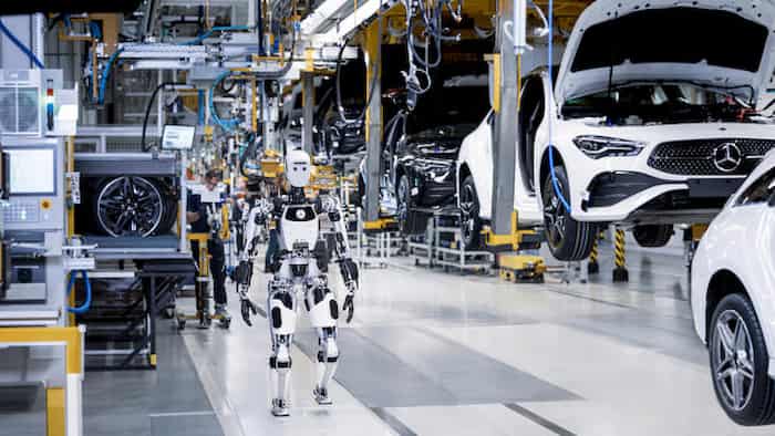 مرسدس بنز به دنبال ربات‌های انسان‌نما برای کارهای تکراری و ساده در کارخانه
