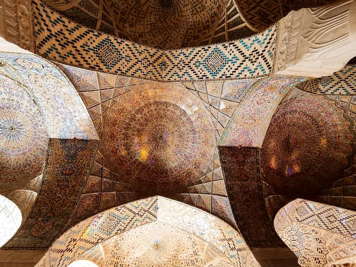 گویی گامی در بهشت نهاده‌ای، در ستایش زیبایی مسجد نصیرالملک