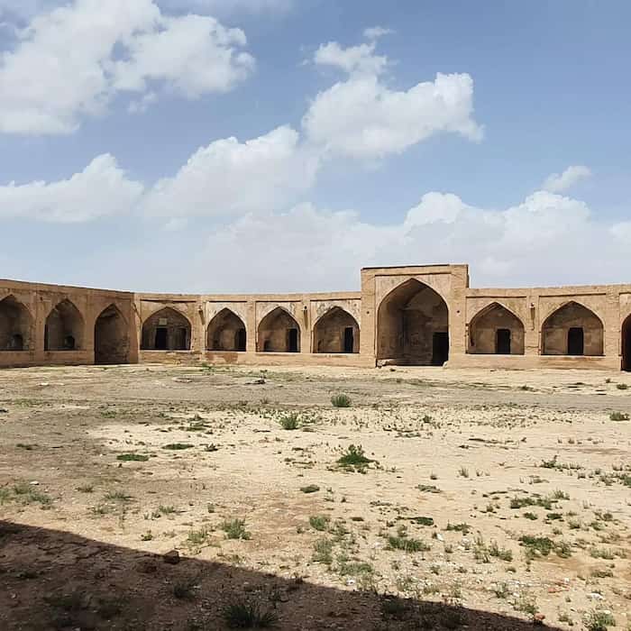 کاروانسرای شاه عباسی آهوان: شاهکاری از معماری صفوی در مسیر سمنان به دامغان