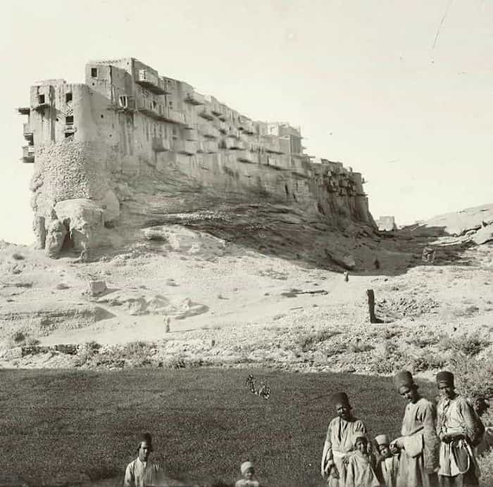 قلعه ایزدخواست، استان فارس، مربوط به دوره ساسانیان (224 تا 651 میلادی)