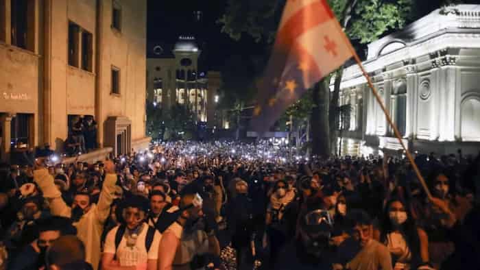 اعتراضات در گرجستان علیه لایحه "عوامل خارجی" همچنان ادامه دارد