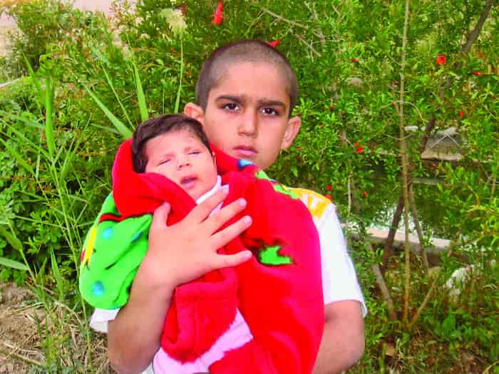 دوقلوهای ایرانی با 11 سال اختلاف سنی در کاشان متولد شدند!
