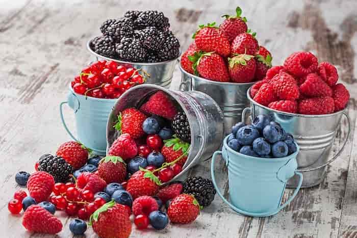 مصرف کدام میوه‌ها در پیشگیری از آلزایمر مؤثر است؟